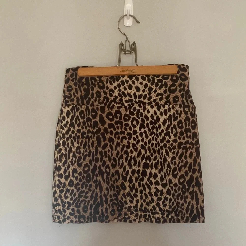Swool Animal Print Mini Skirt Size Medium in Juniors